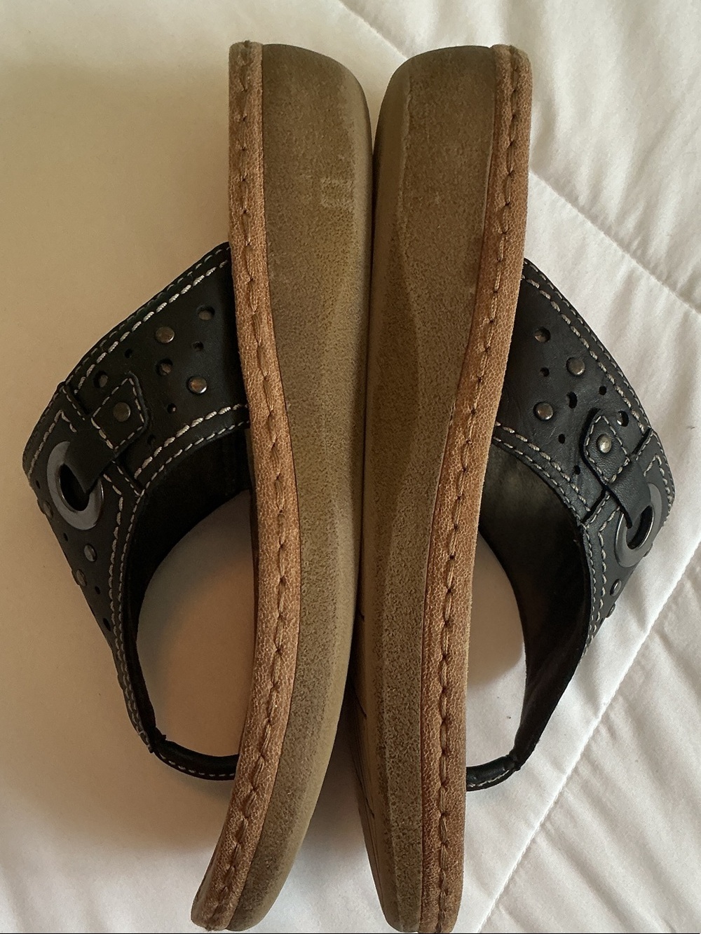 Clarks Black Leather Studded Thong Sandals - Picture 4 of 8